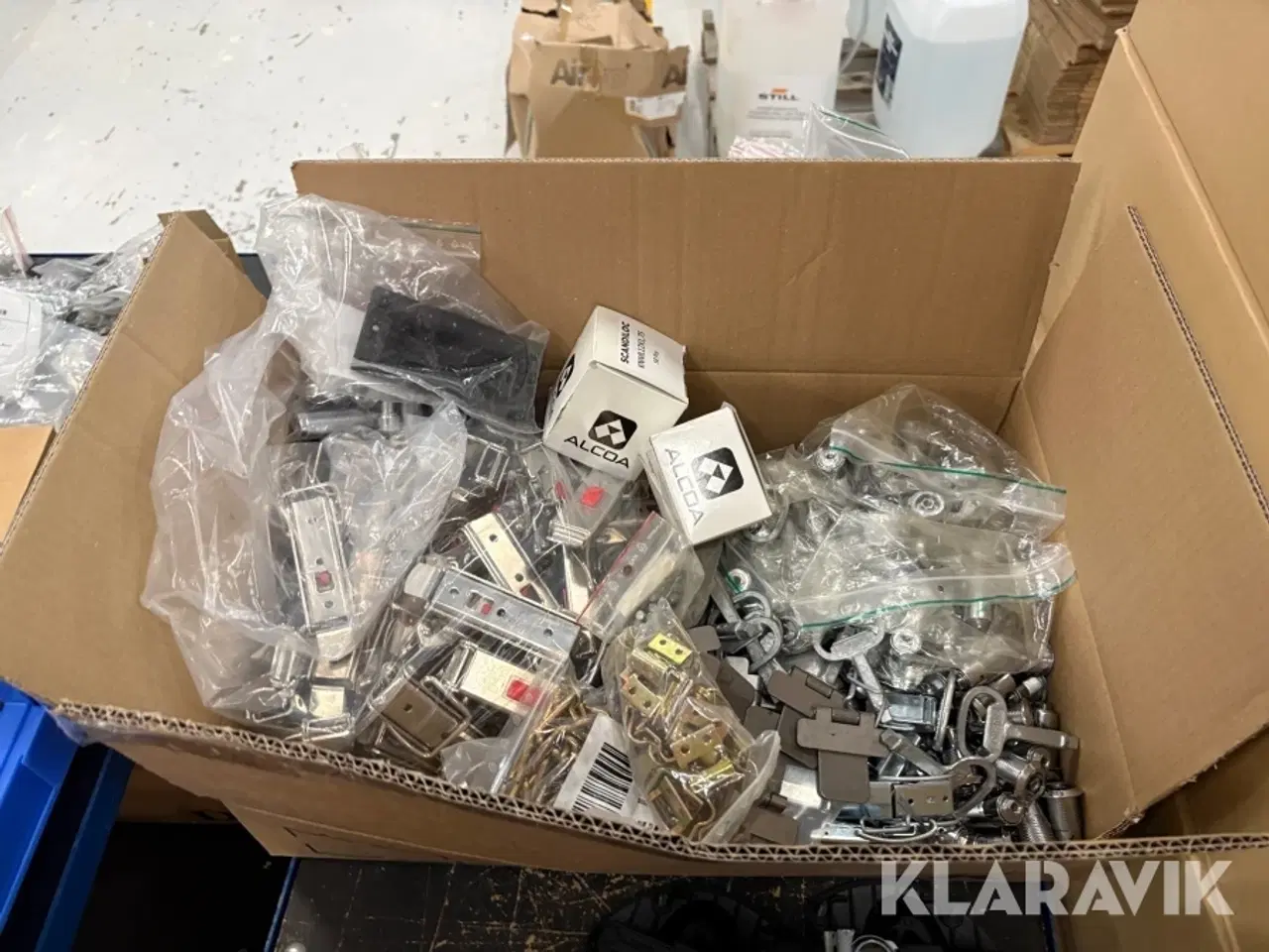 Billede 7 - Assorteret lot med beslag, låse, spænder mm.