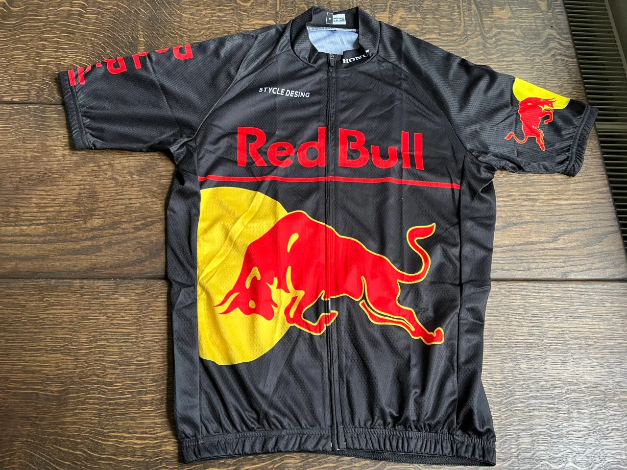 Billede 1 - Red Bull Cykeltrøje 