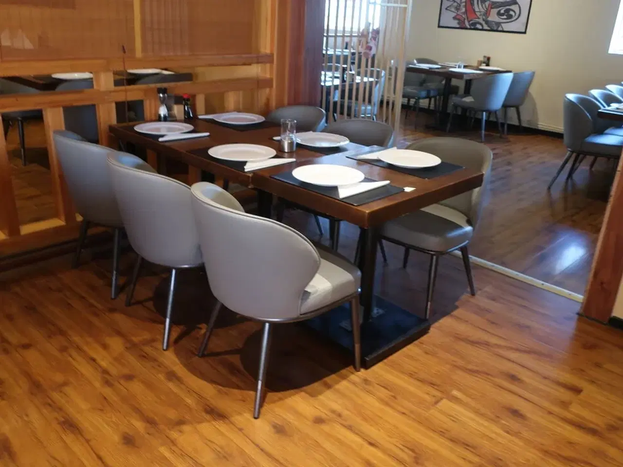 Billede 3 - 4 borde og 12 nye stole