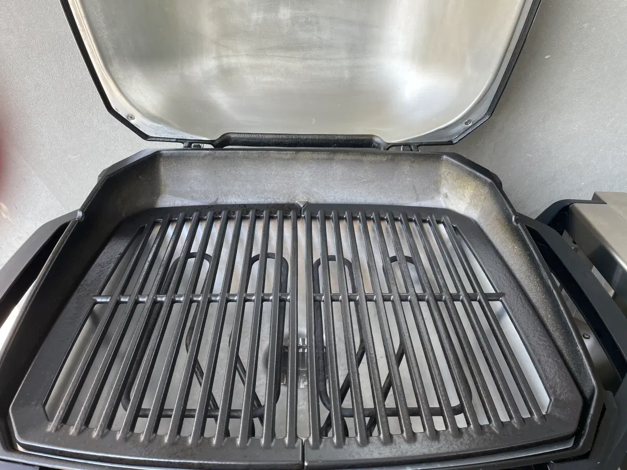 Billede 3 - Weber Pulse 2000 el-grill med bord