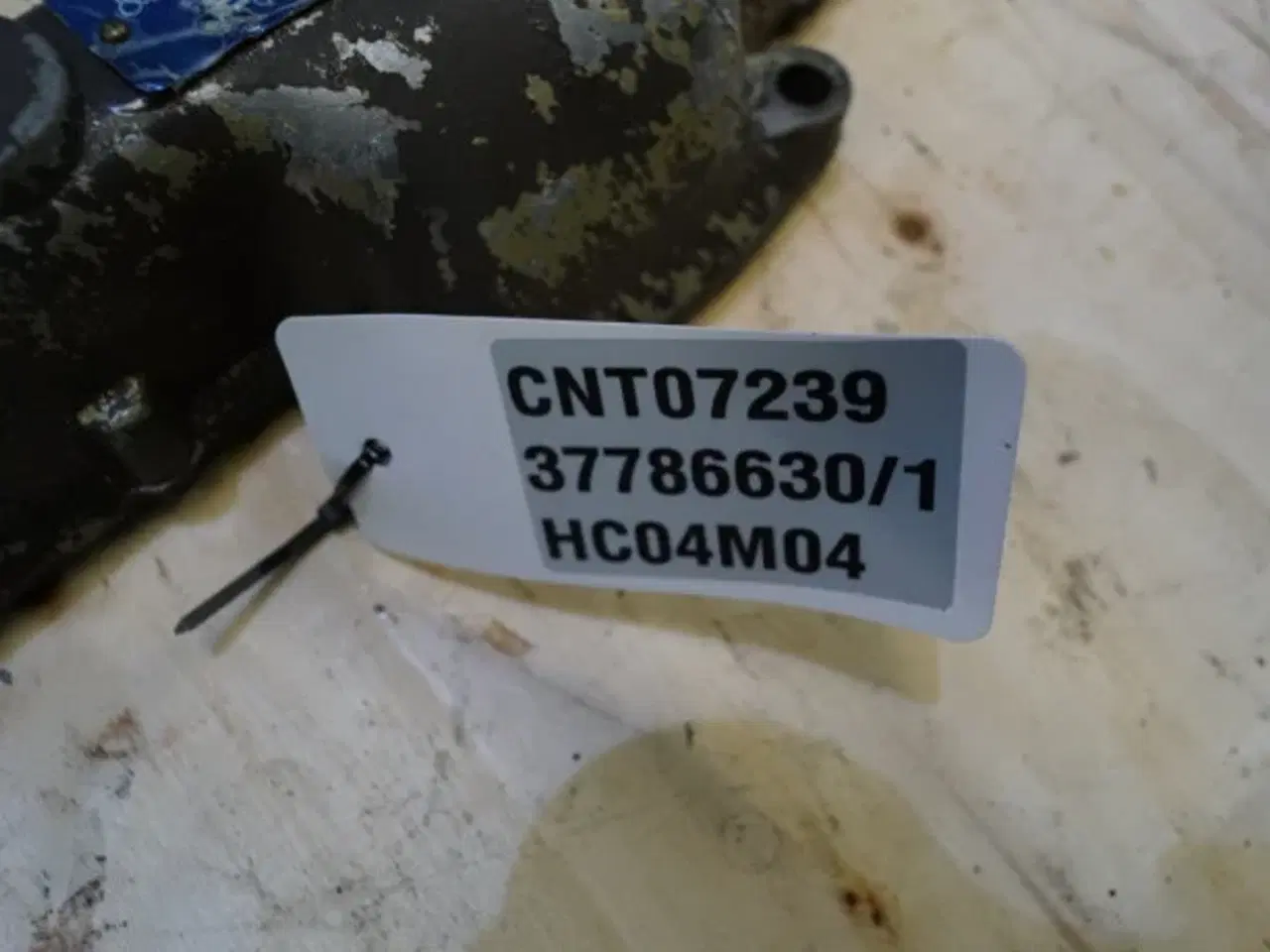 Billede 4 - Massey Ferguson 275 Indsugningsmanifold 37786630