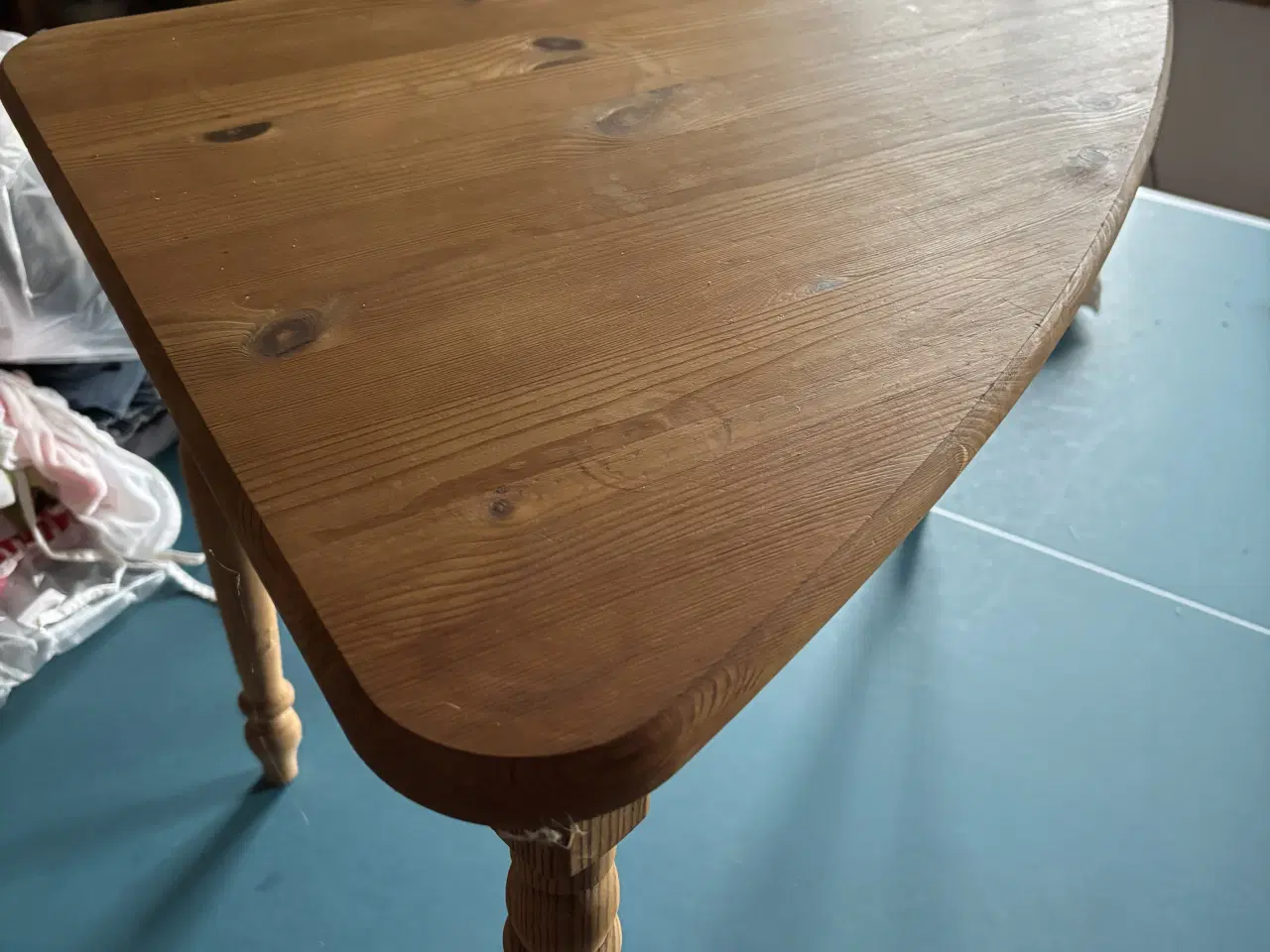 Billede 1 - Lille hjørnebord