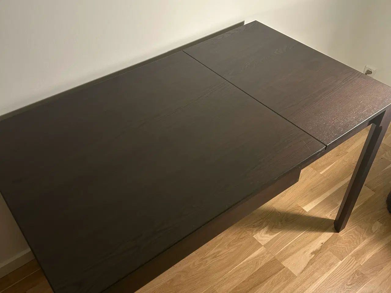 Billede 2 - IKEA bord i mørkt træ