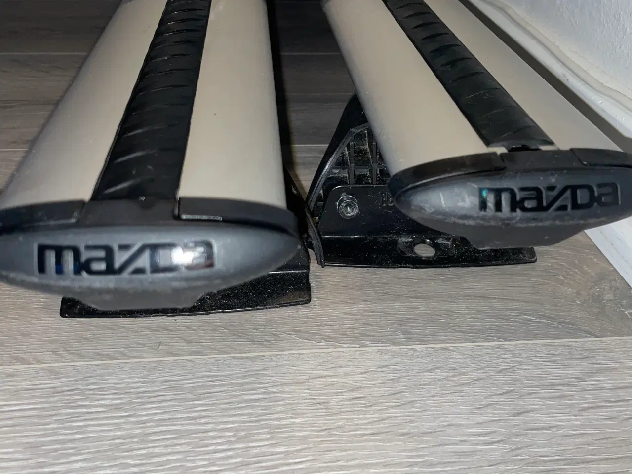 Billede 2 - Originale Mazda tagbøjler