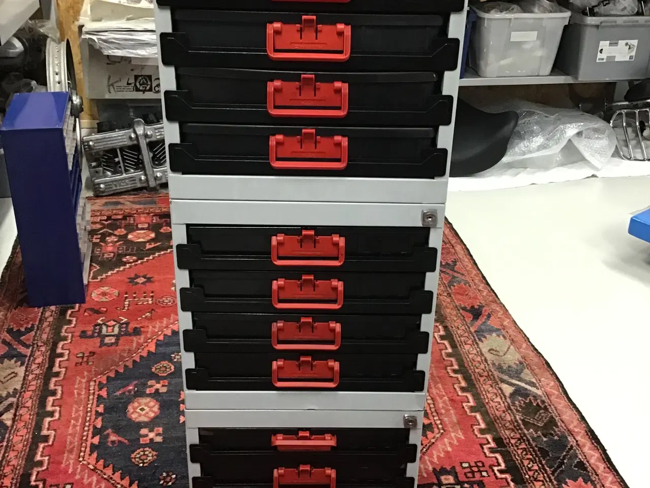 Billede 1 - 3 stk Wurth stålskabe med fire skuffer i hver.