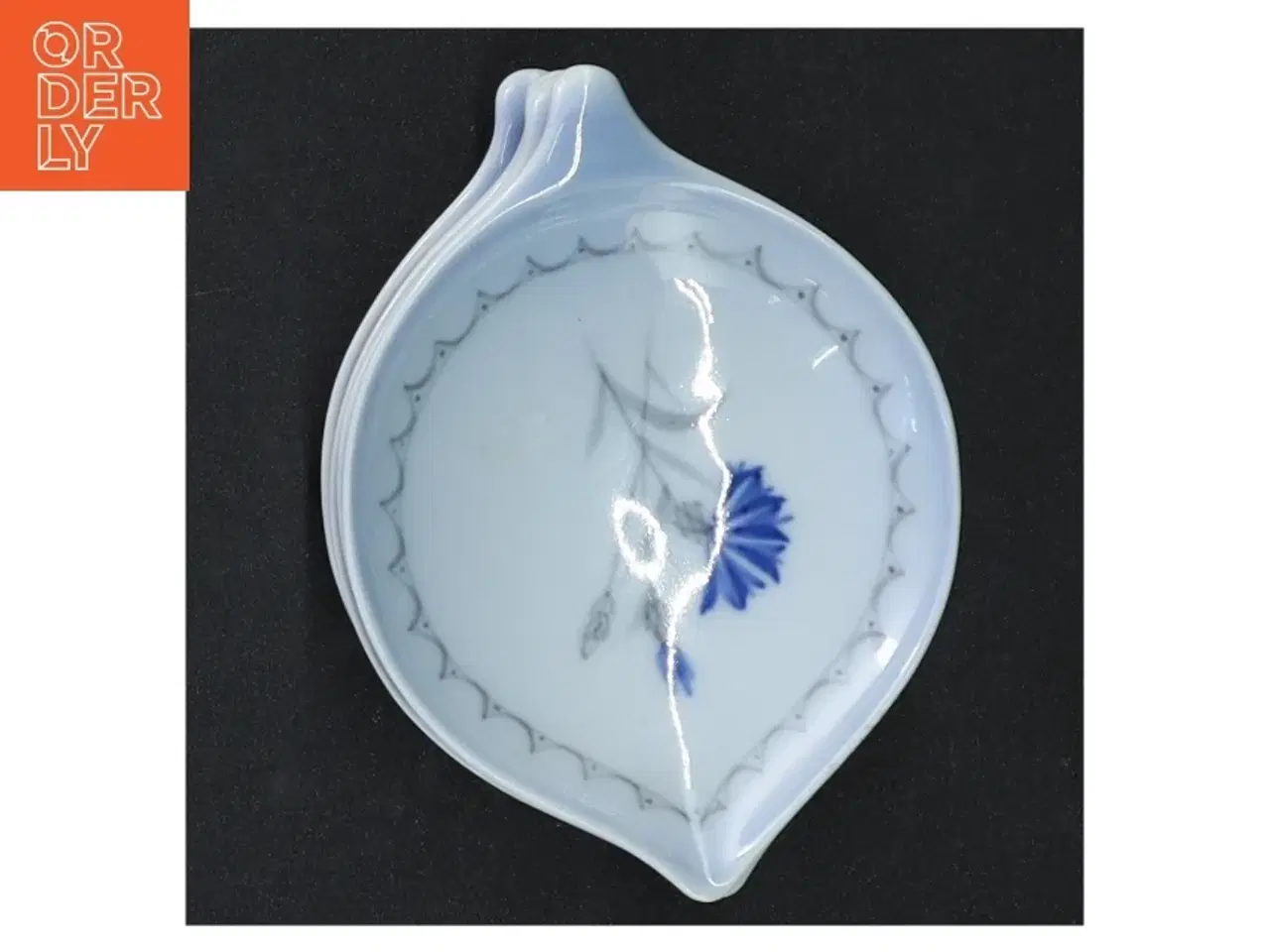Billede 5 - Porcelænsskåle med blomstermotiv (str. 10 x 7,5 cm)