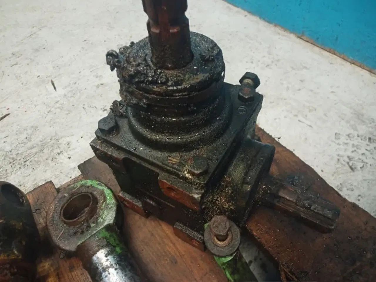 Billede 11 - Krone Big X 630 Dele