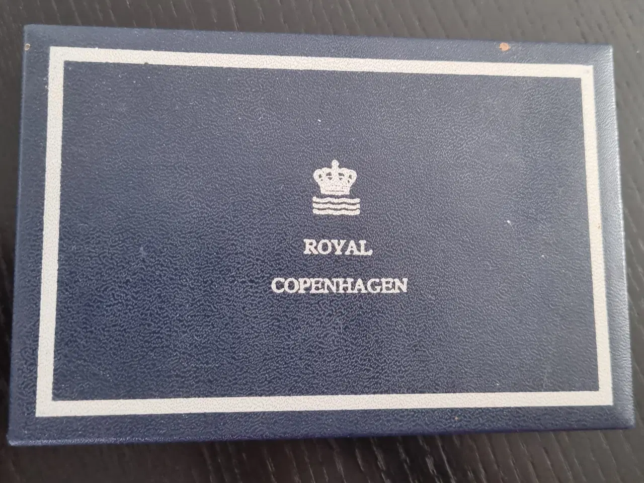 Billede 2 - Royal Copenhagen porcelæns armring med guldstriber
