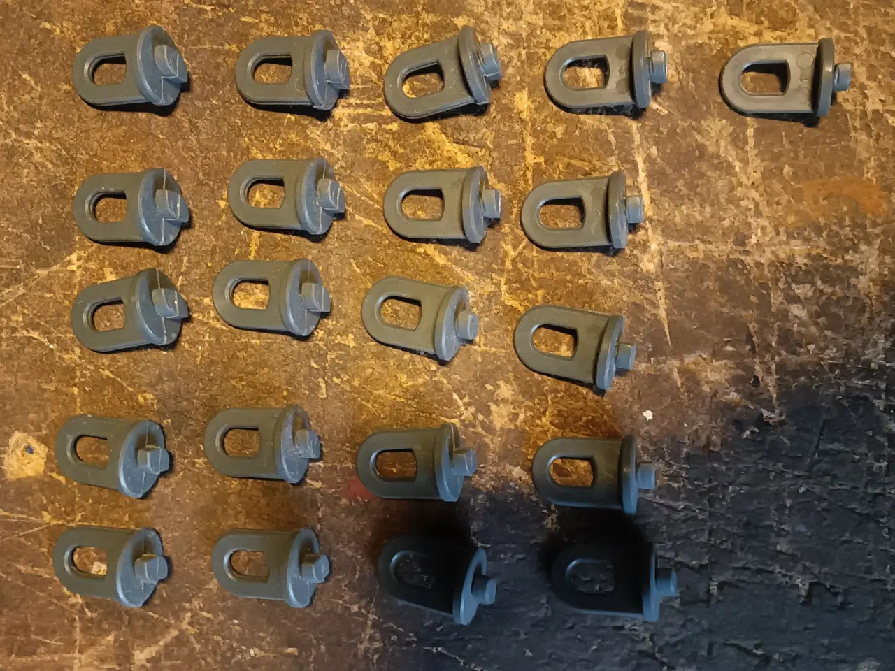 Billede 9 - dryppinde/slanger/alu profil skruer/ophæng kroge