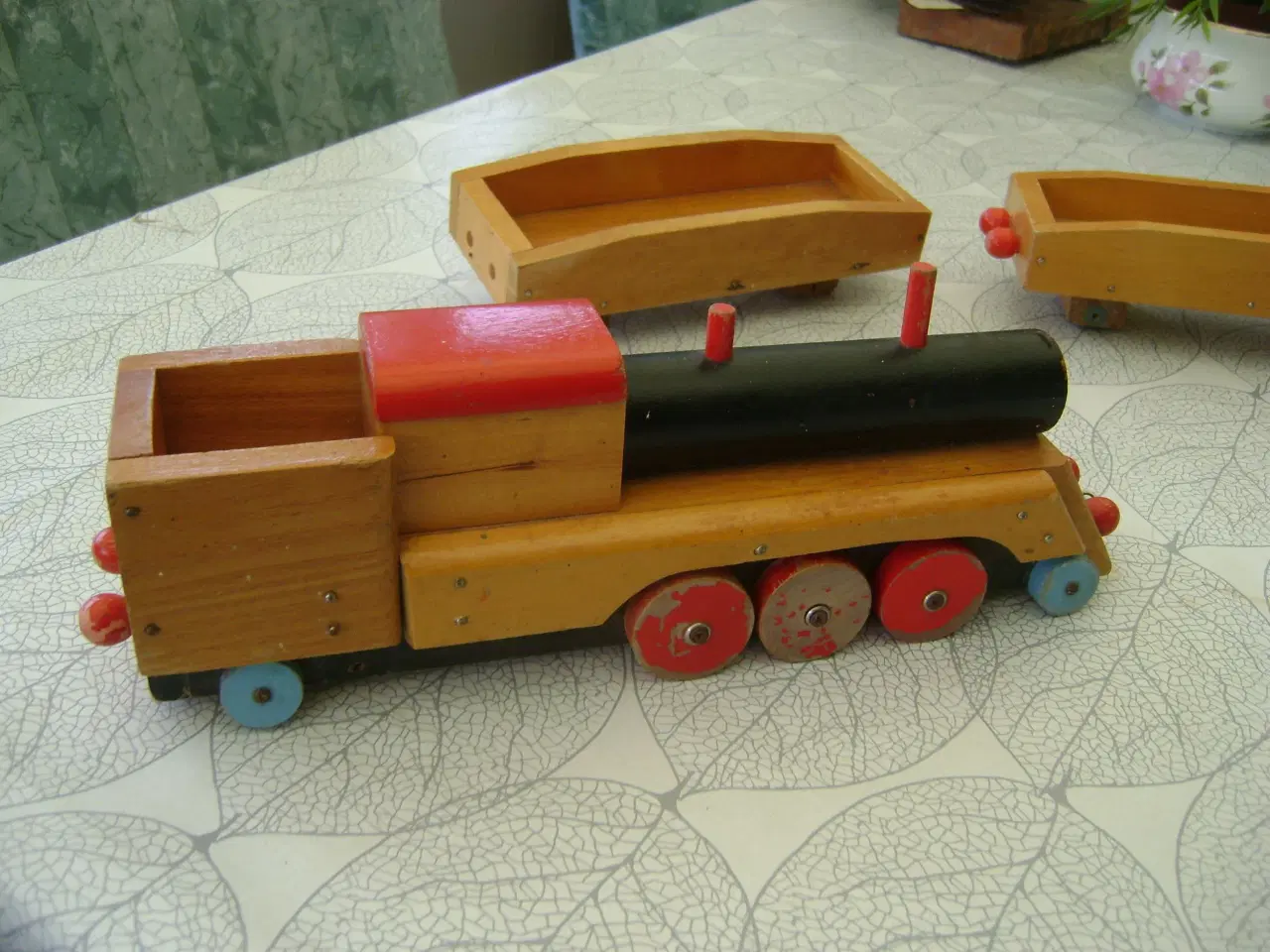Billede 3 - Modeltog Træ Lokomotiv