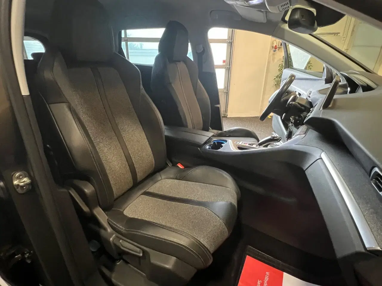 Billede 22 - Peugeot 5008 1,5 BlueHDi 130 Allure EAT8 7prs