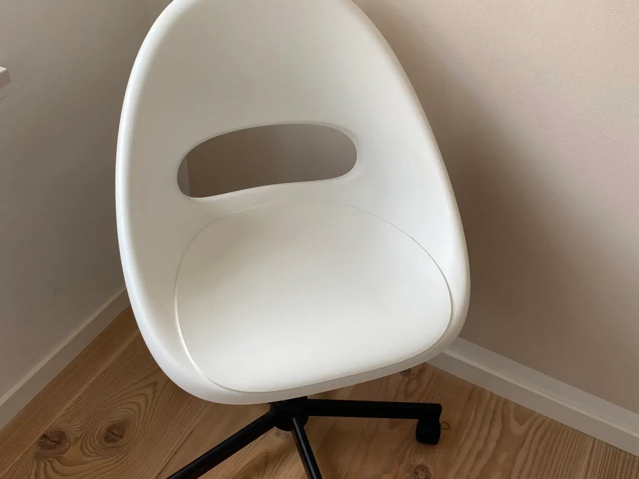 Billede 4 - Kontorstol hvid IKEA