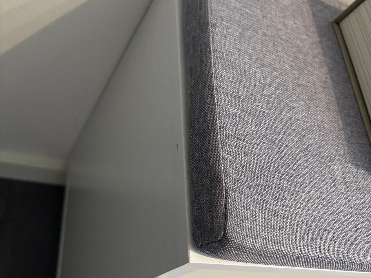 Billede 5 - Skoskab med hynde sælges