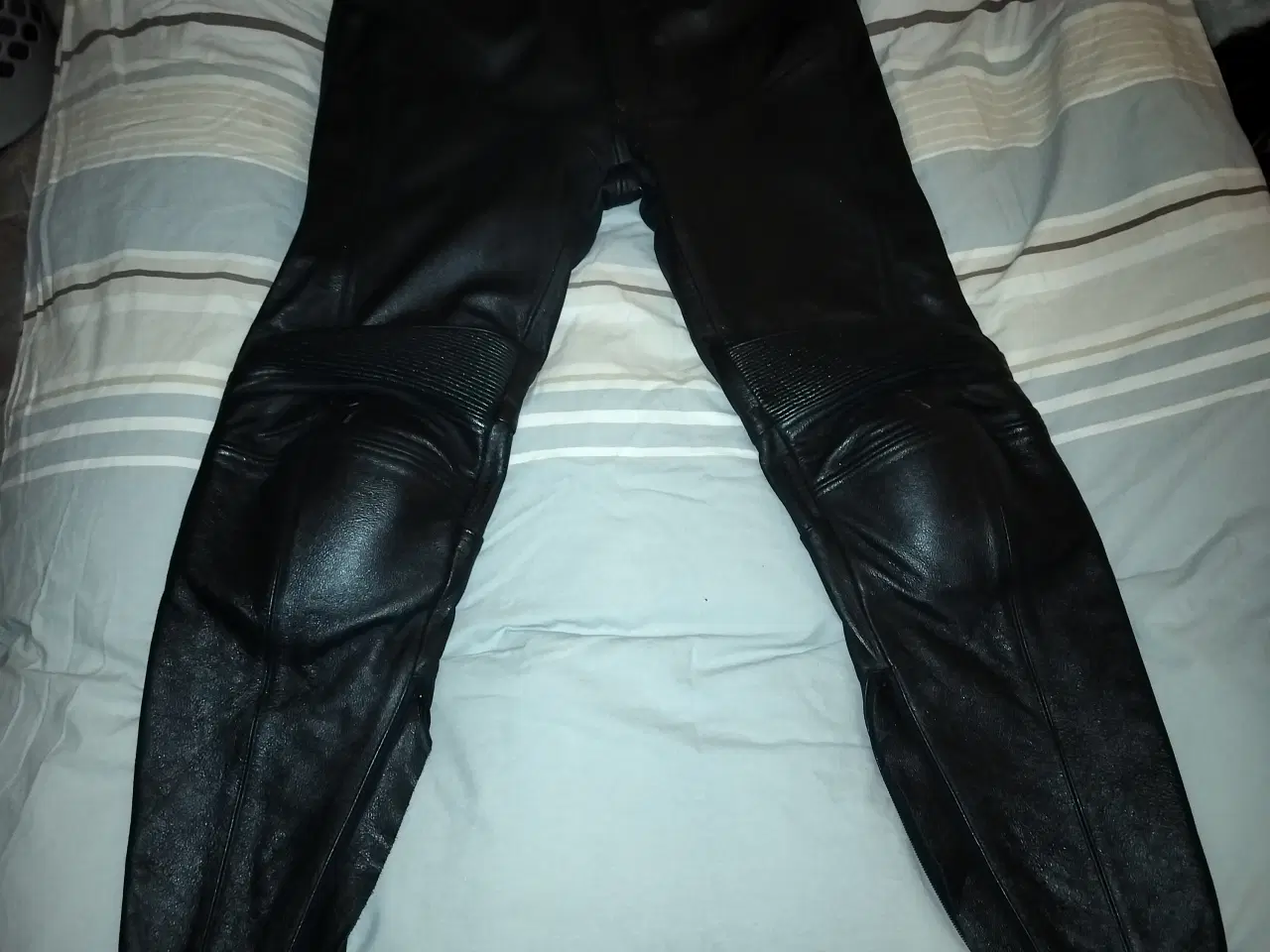 Billede 2 - Rev'it læder MC bukser str.58