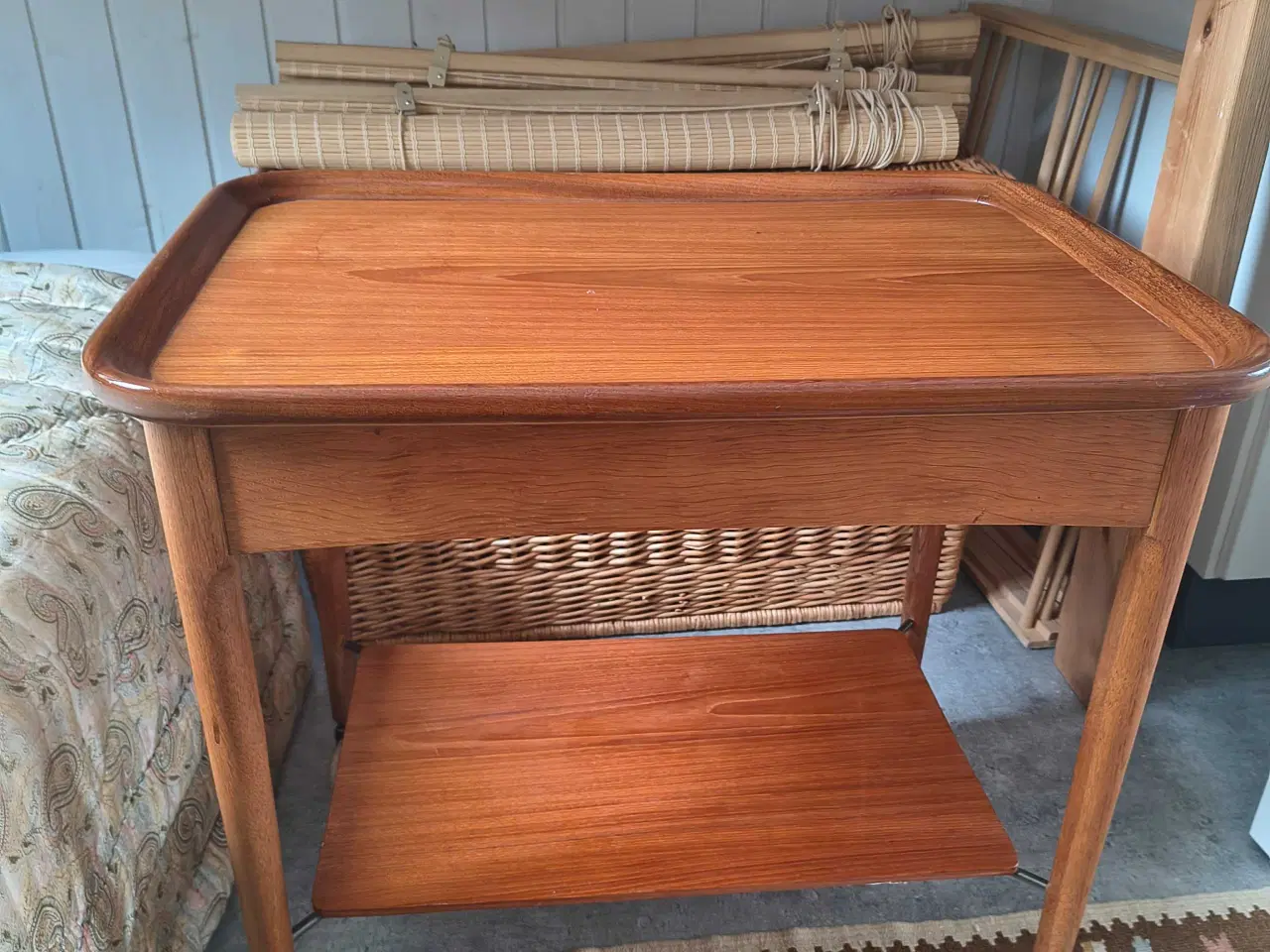 Billede 1 - Bakkebord i teaktræ 