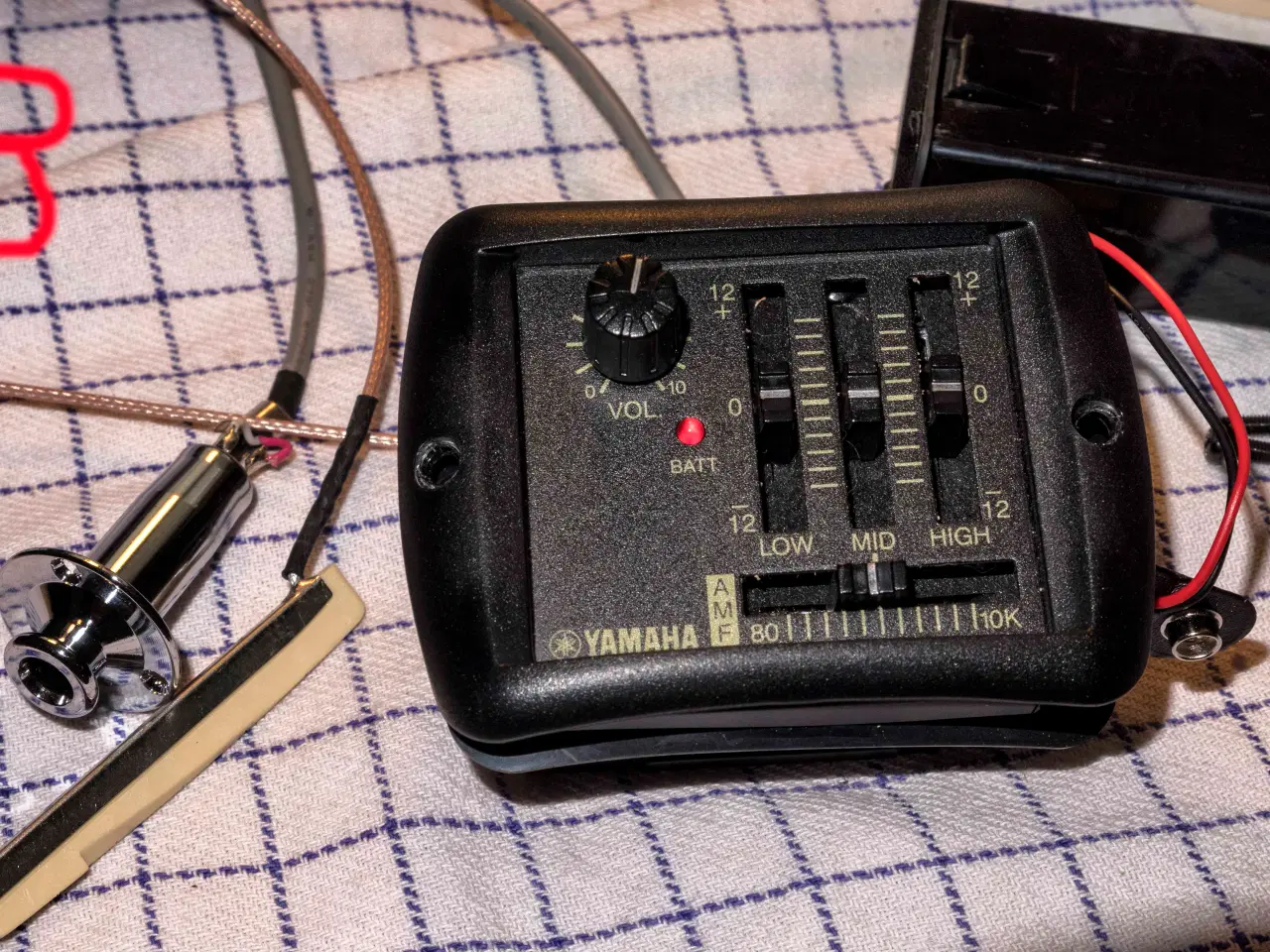 Billede 4 - Guitar Preamp - piezo-pickup med batteriholder. 