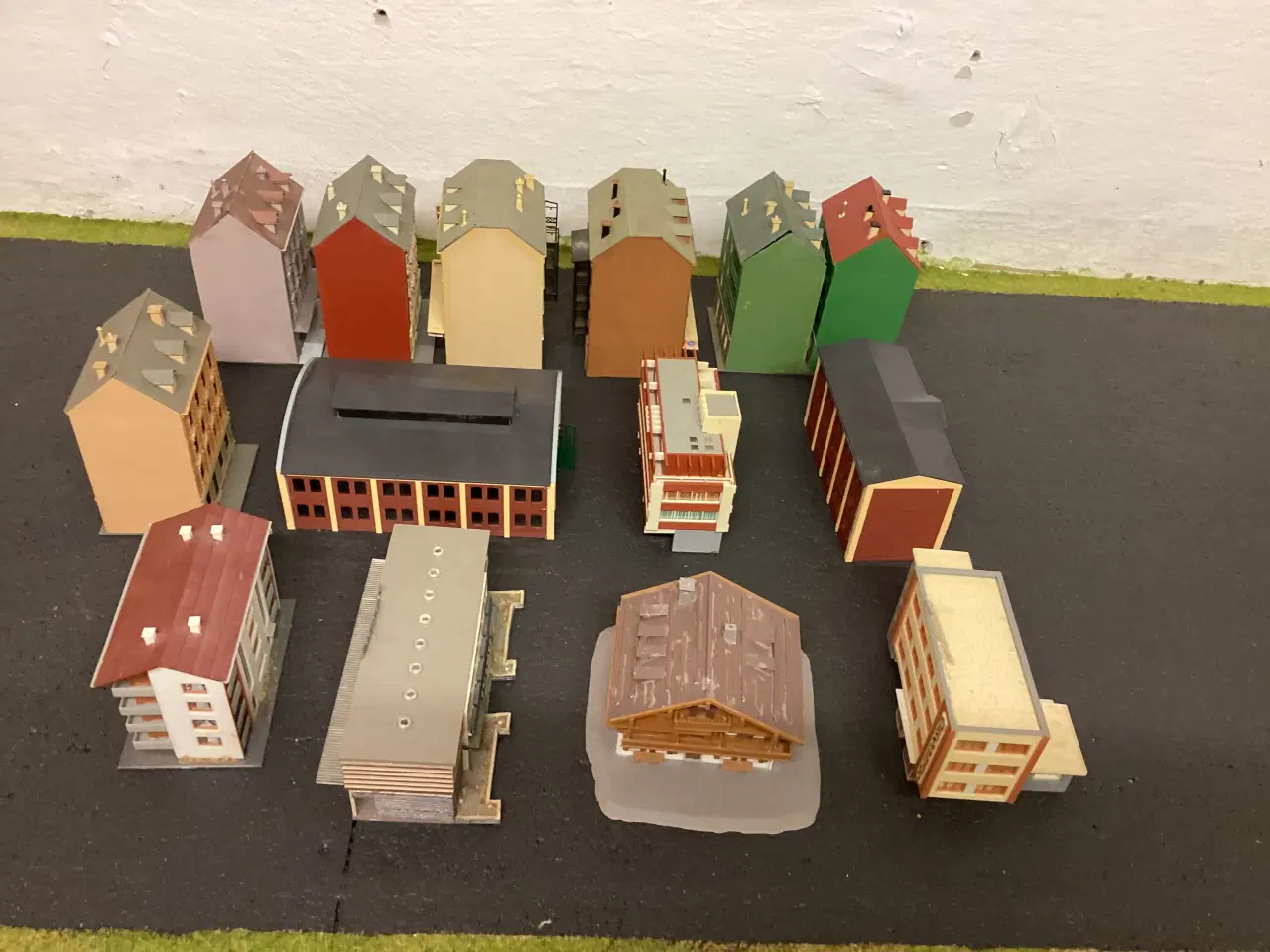 Billede 1 - Spor n huse og andet