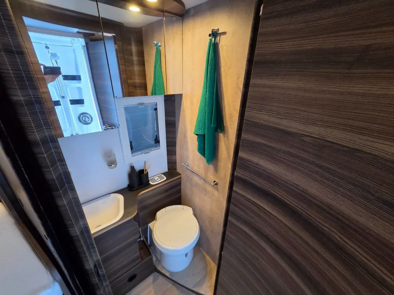 Billede 20 - Laika Ecovip 2,2 L4009 DS aut.