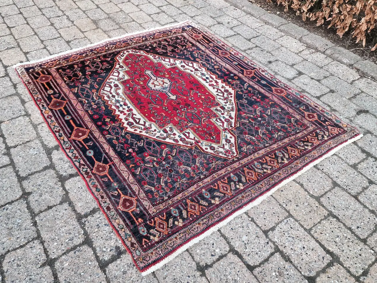 Billede 2 - Ægte tæppe af ældre dato.