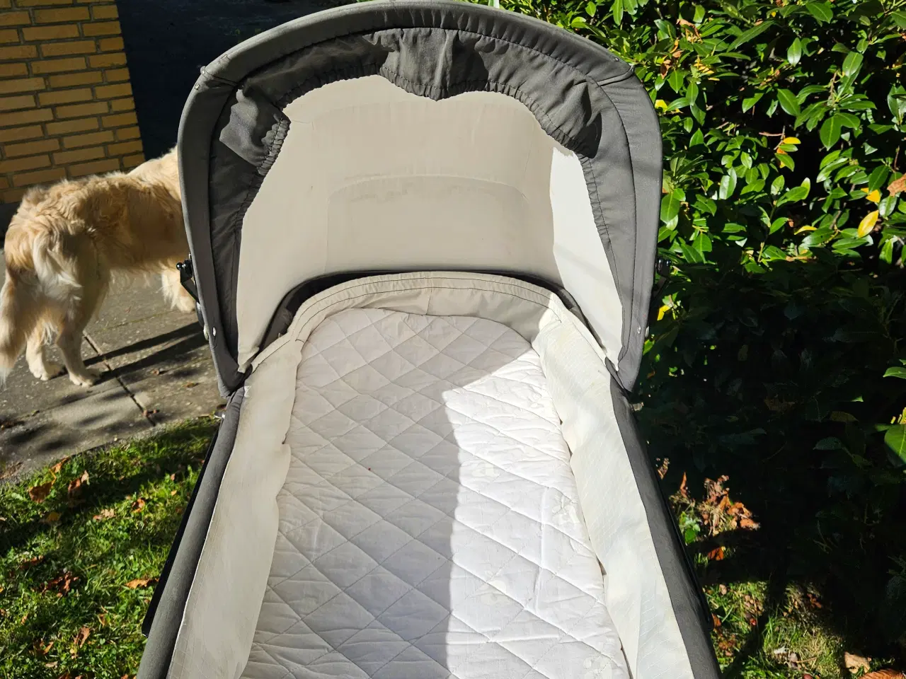 Billede 3 - Barnevogn, ældre, brugt, fungerer fint