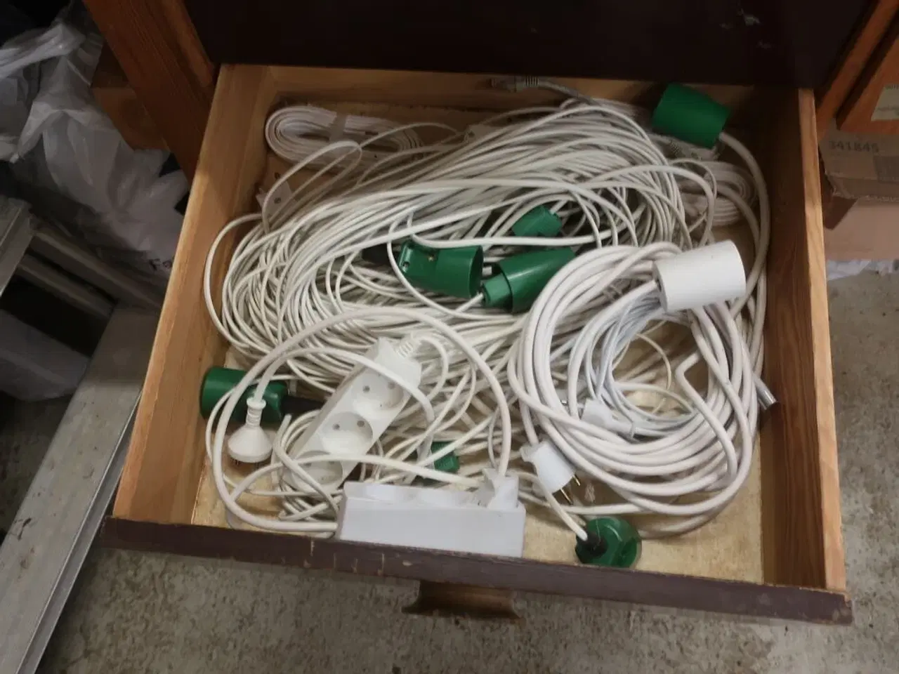 Billede 87 - Ryd hele værkstedet for løse dele