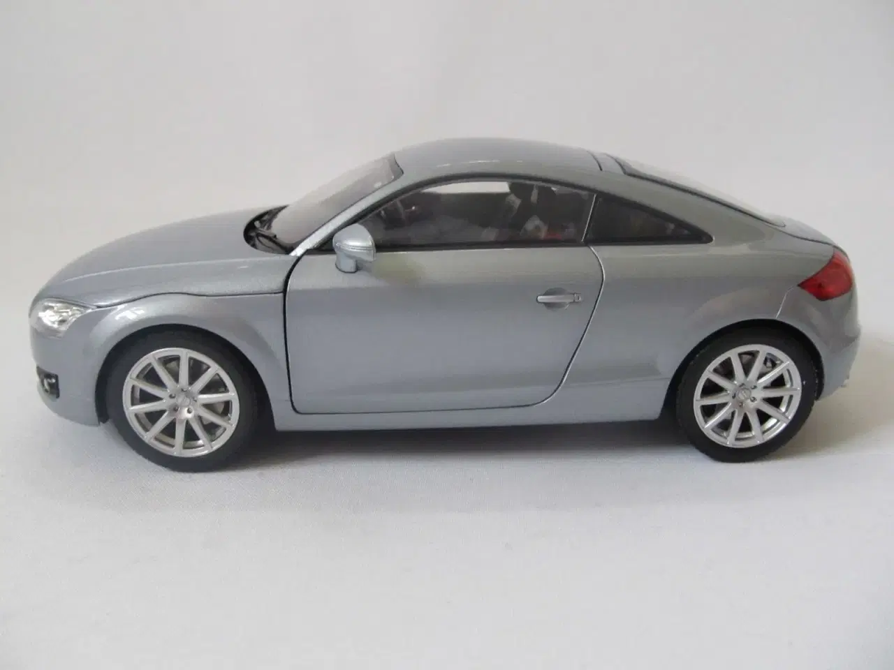 Billede 3 - 2007 Audi TT Coupé 1:18 