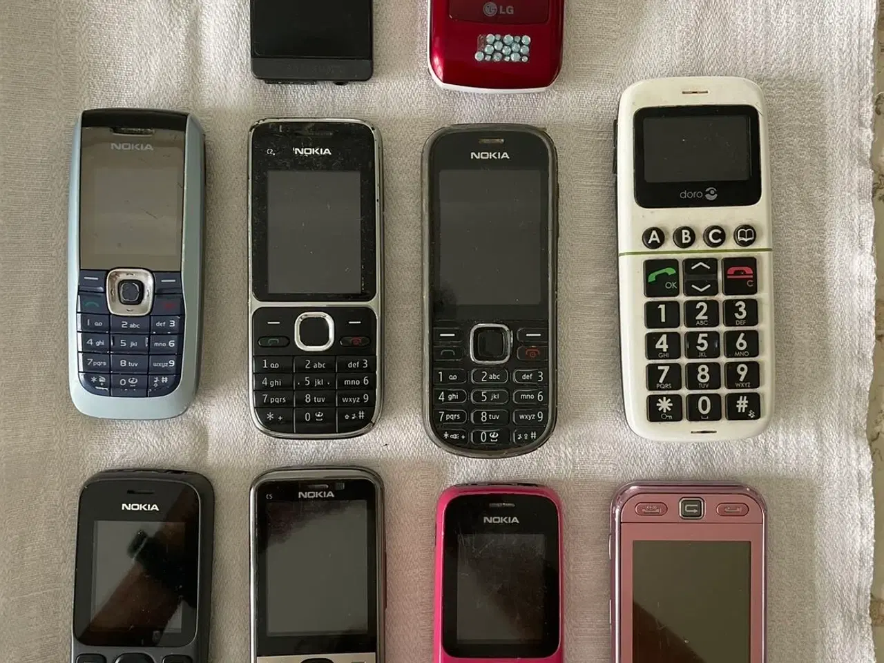 Billede 1 - Alle Tlf. Sælges samlet 3000kr.
