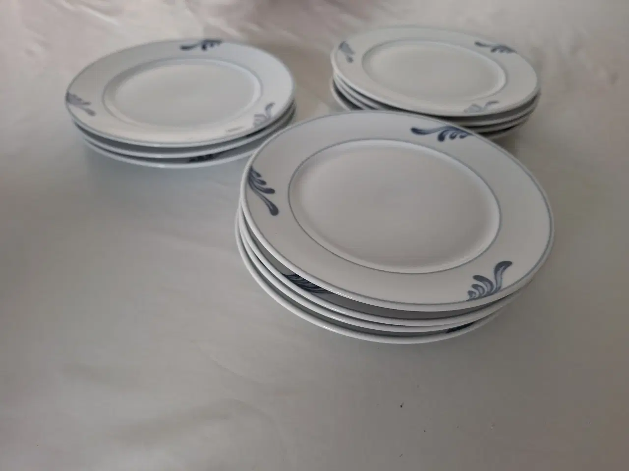 Billede 2 - Tallerkener	