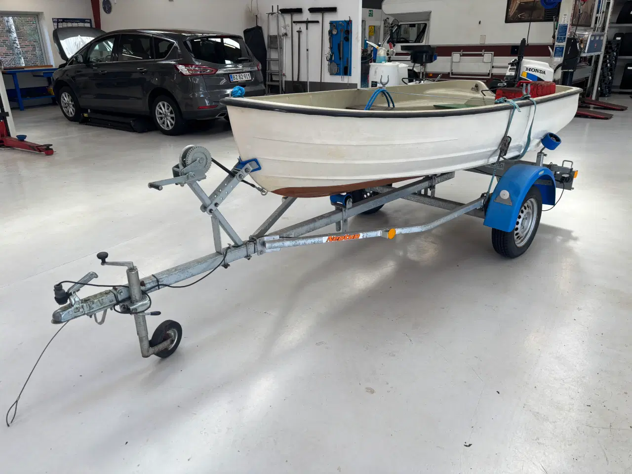 Billede 1 - Jolle med motor og trailer