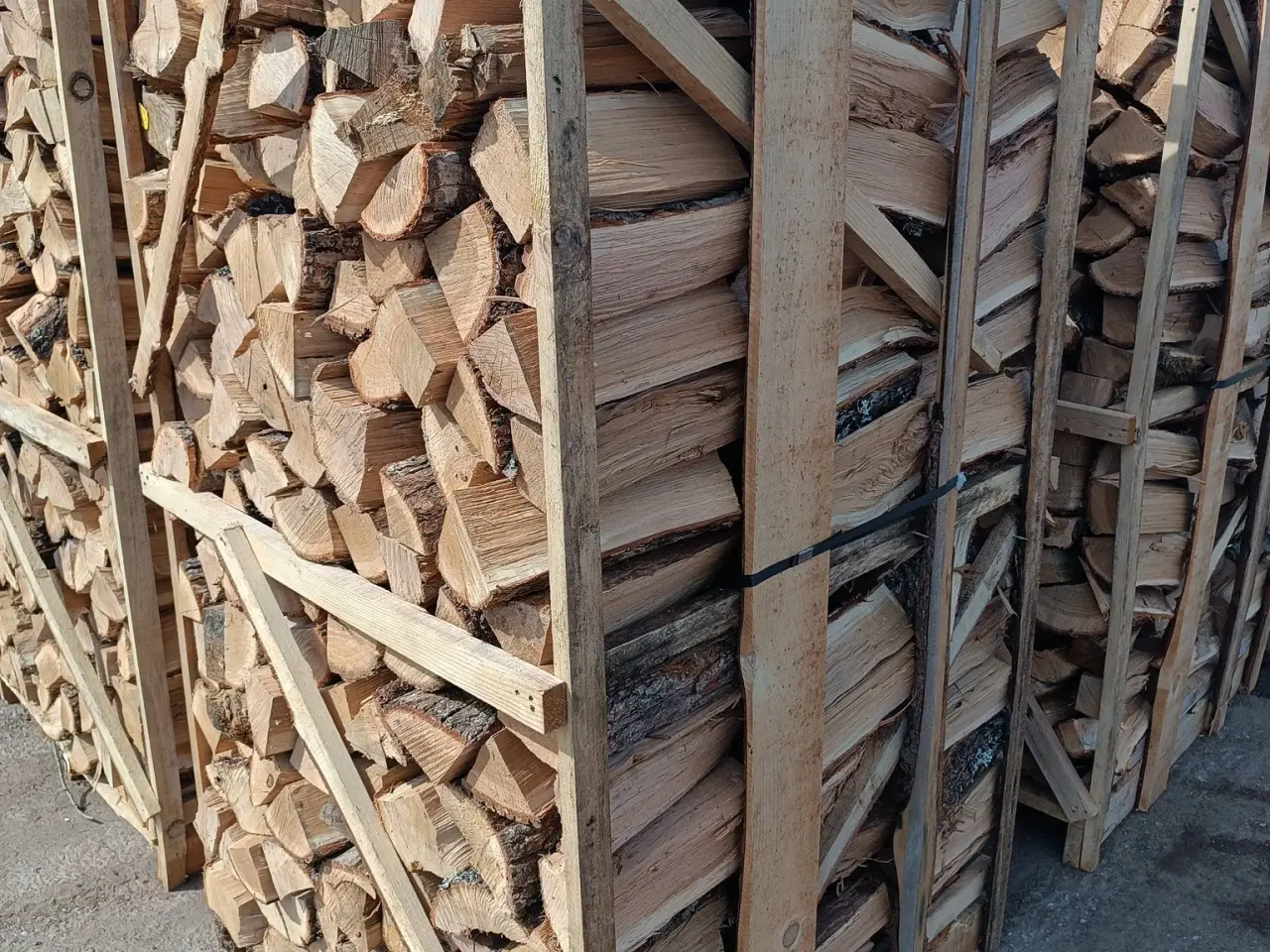 Billede 1 - Tørret Hårdt Træ Brænde Bøg & Gran, 1.8m³ Pallet