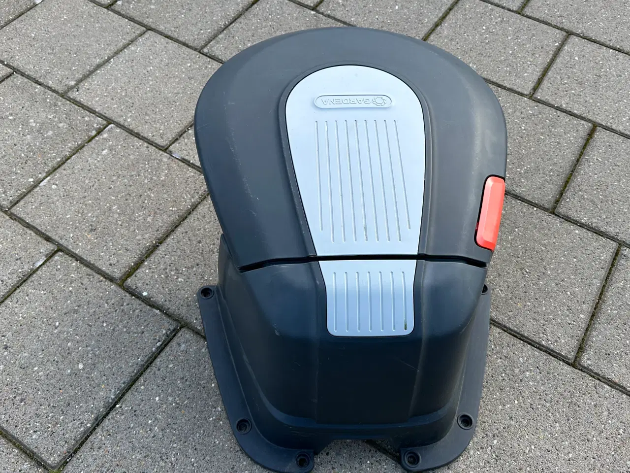 Billede 1 - Garage til Gardena Sileno robot