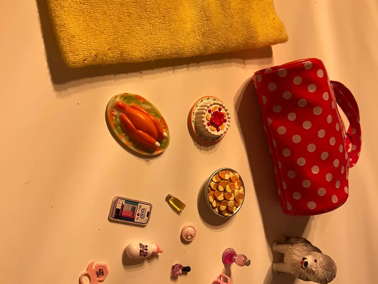 Billede 12 - Barbie bil+familie
