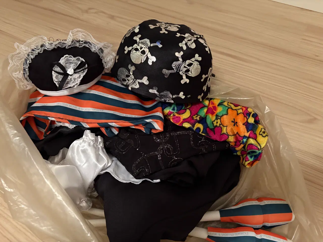 Billede 1 - Diverse udklædning 