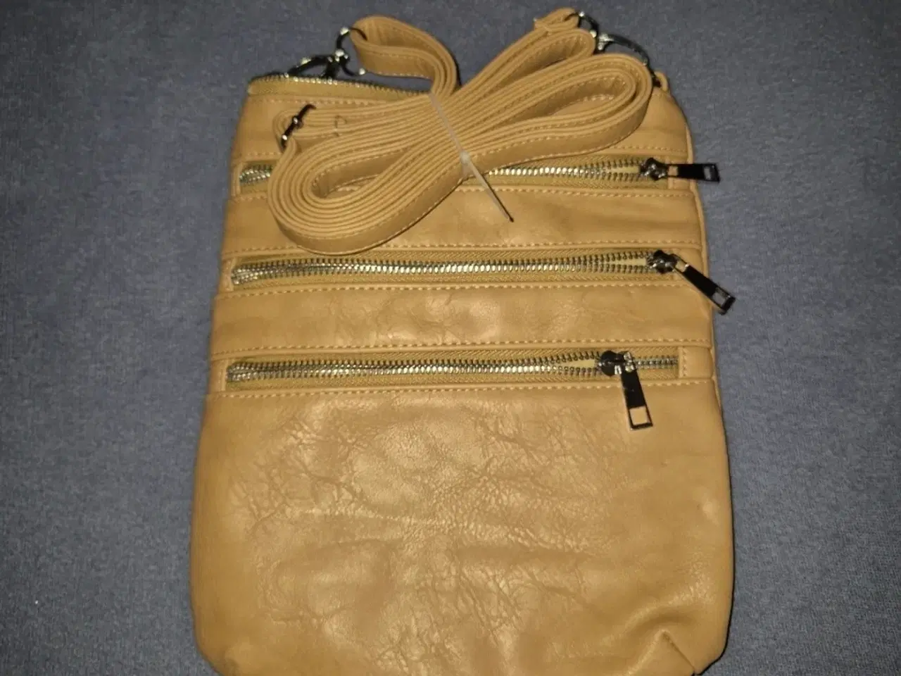 Billede 1 - Taske med snor