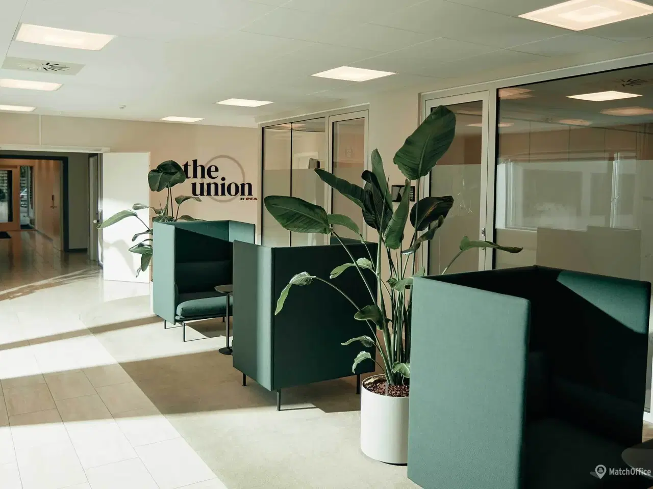 Billede 6 - Åbent kontormiljø i serviceret flerbrugerhus med stærk strategisk beliggenhed