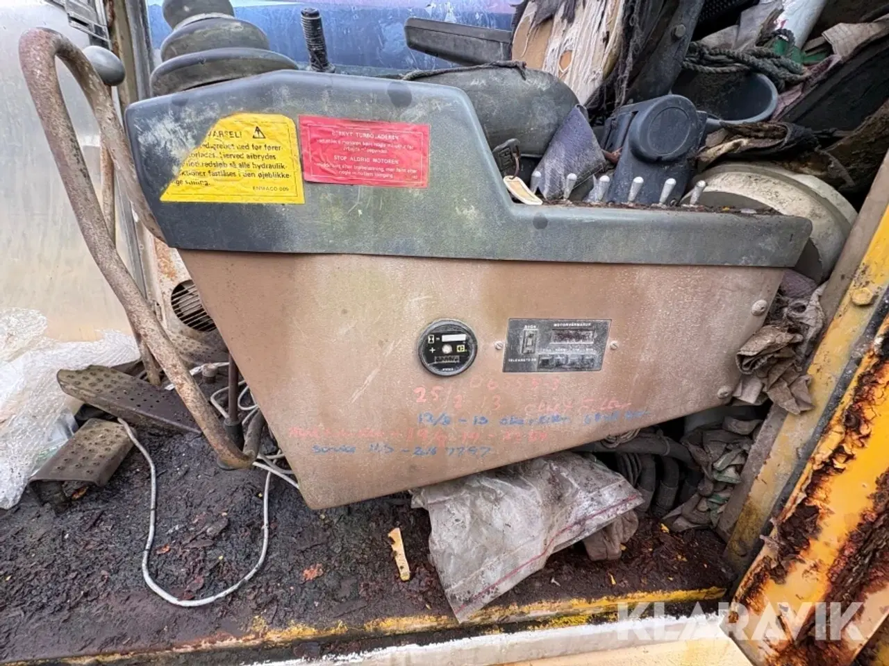 Billede 10 - Gravemaskine Caterpillar 219 ombygget med Knebel boretårn og Fassi kran