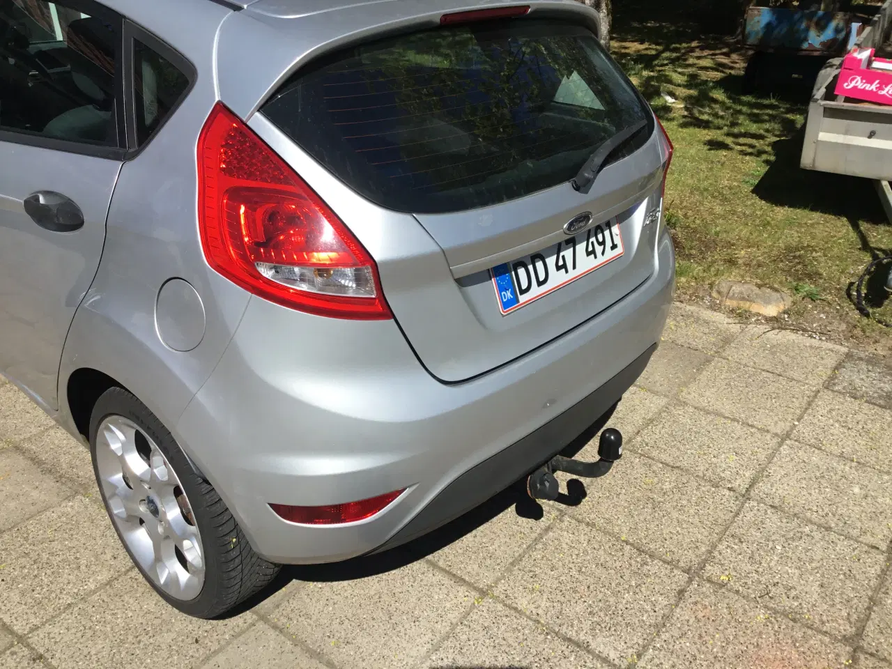 Billede 3 - Regulær velkørende ford fiesta med træk