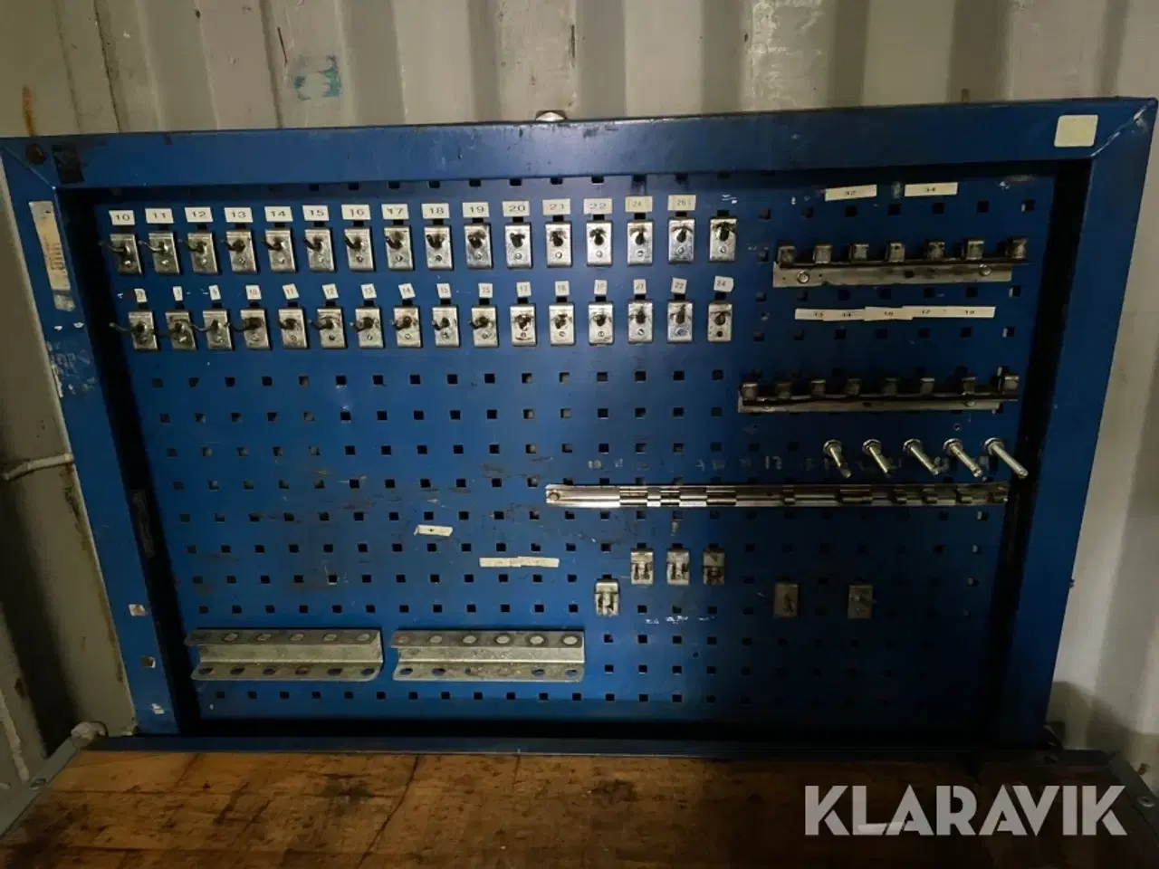 Billede 7 - Arbejdsbord + Arbejdsskab på hjul