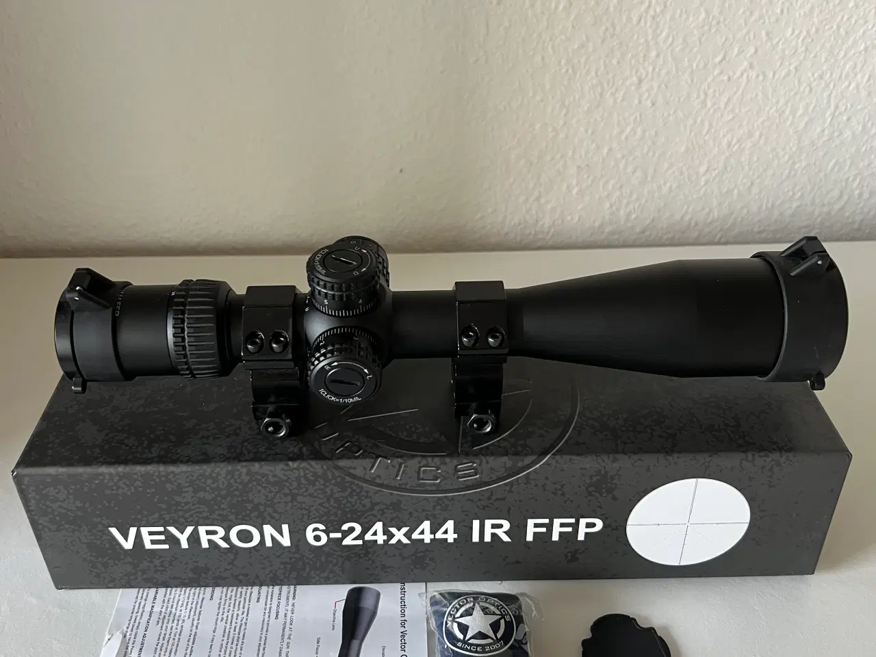 Billede 1 - Vector Veyron 6-24x44 FFP