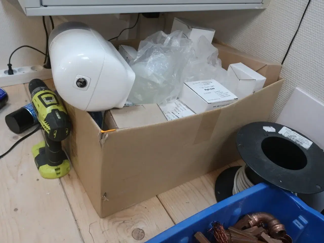 Billede 8 - Tøm hjørne for løse dele se billeder