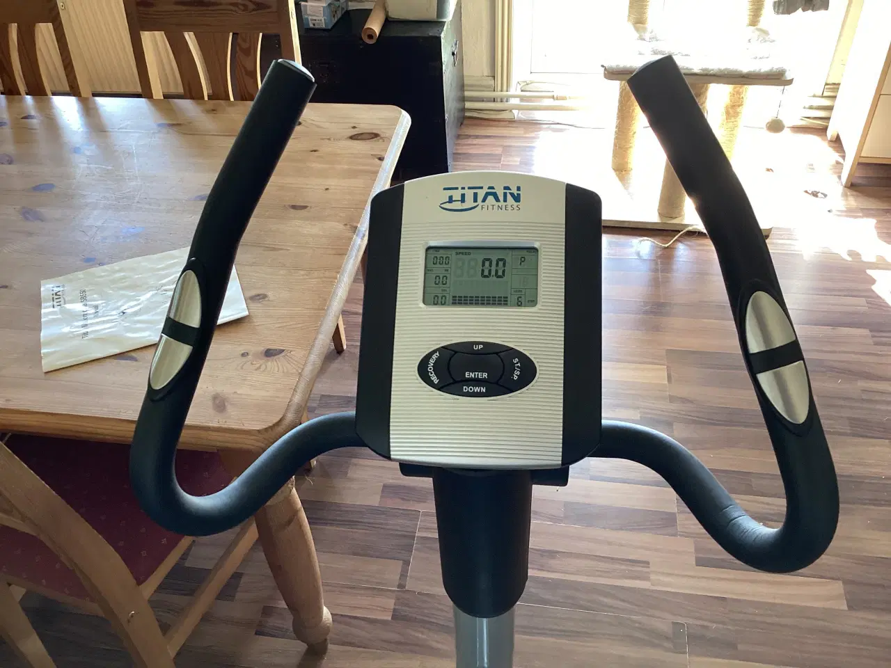 Billede 5 - Titan Fitness Motionscykel 