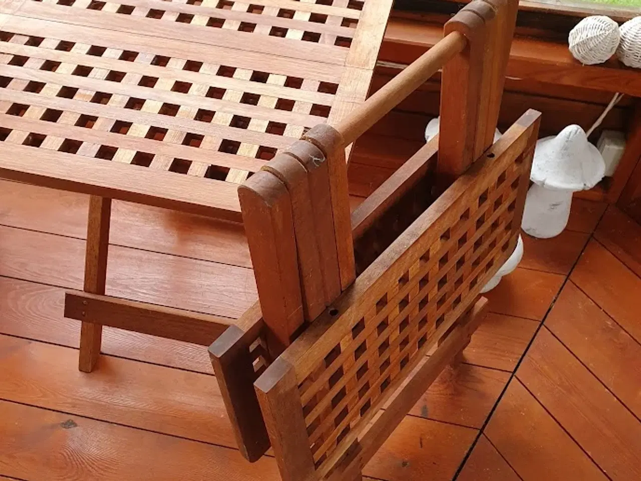 Billede 2 - Sidebord. Havebord i teaktræ. 2 stk