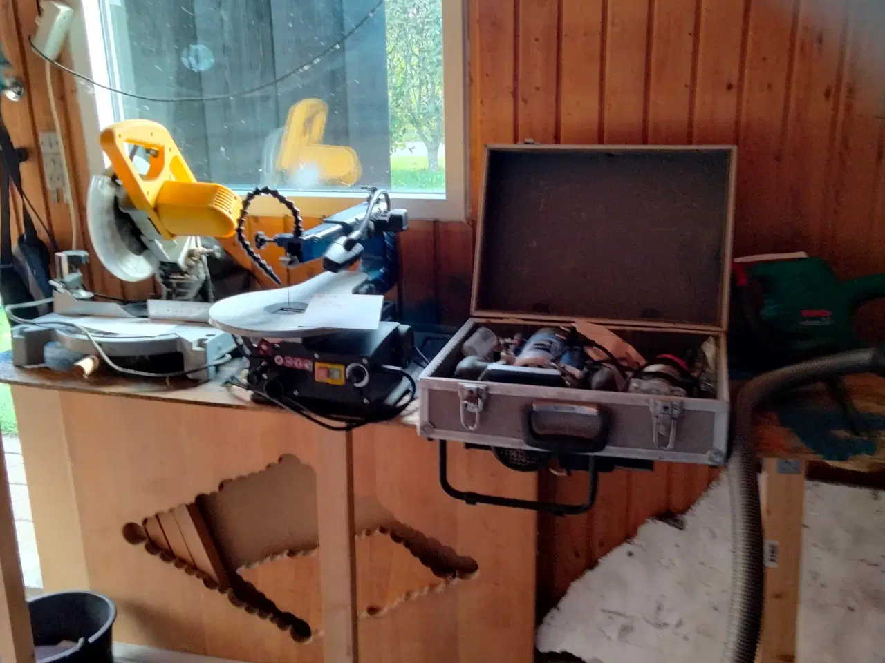 Billede 3 - garage og loppe salg
