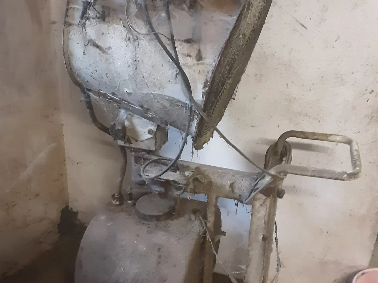 Billede 5 - Forstøver  har været brugt i stald 