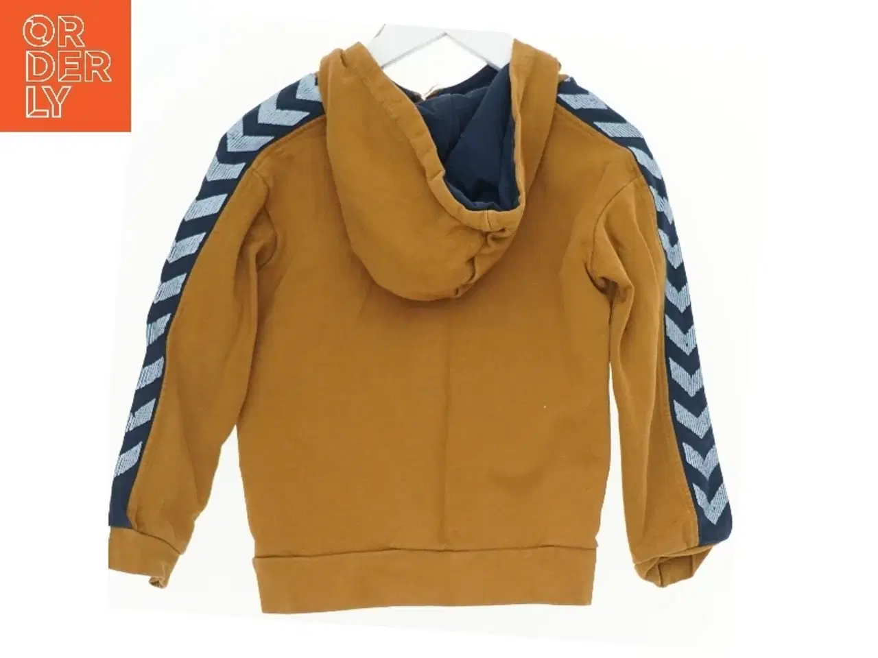 Billede 2 - Hættetrøje med logo og kontraststriber fra Hummel (str. 110)