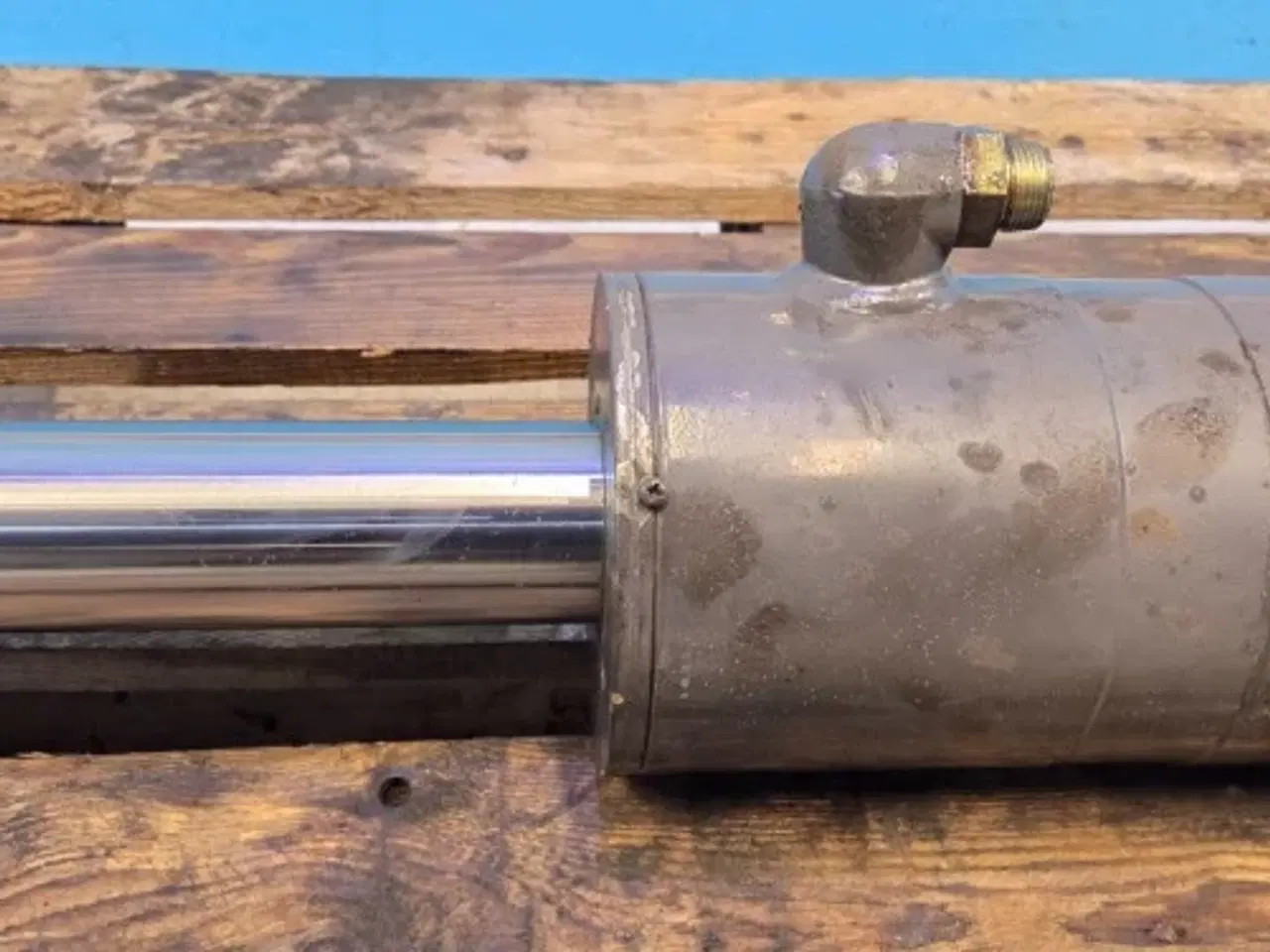 Billede 20 - New Holland LB115B Cylinder 85800830