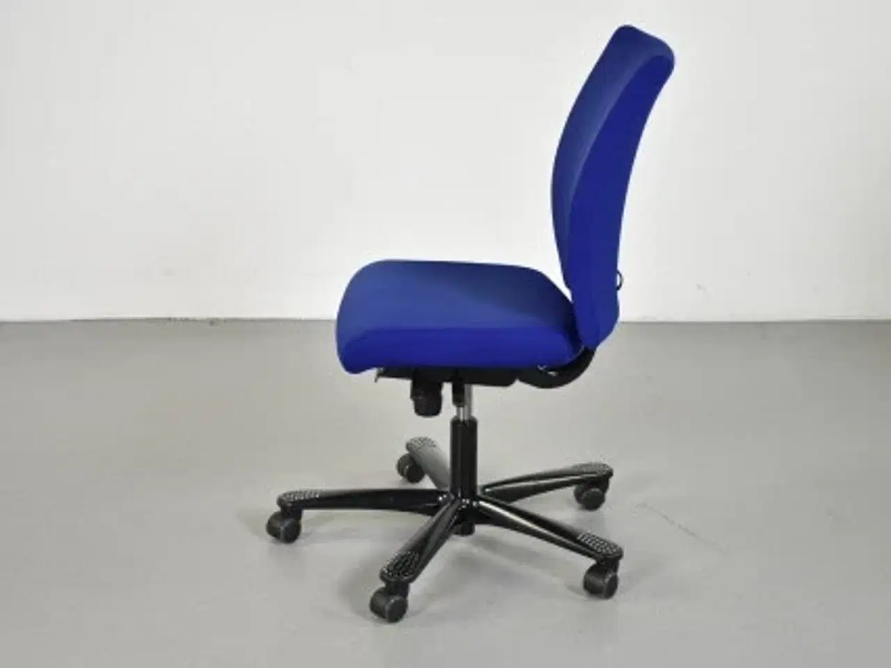 Billede 2 - Häg h04 4400 kontorstol med blåt polster og sort stel