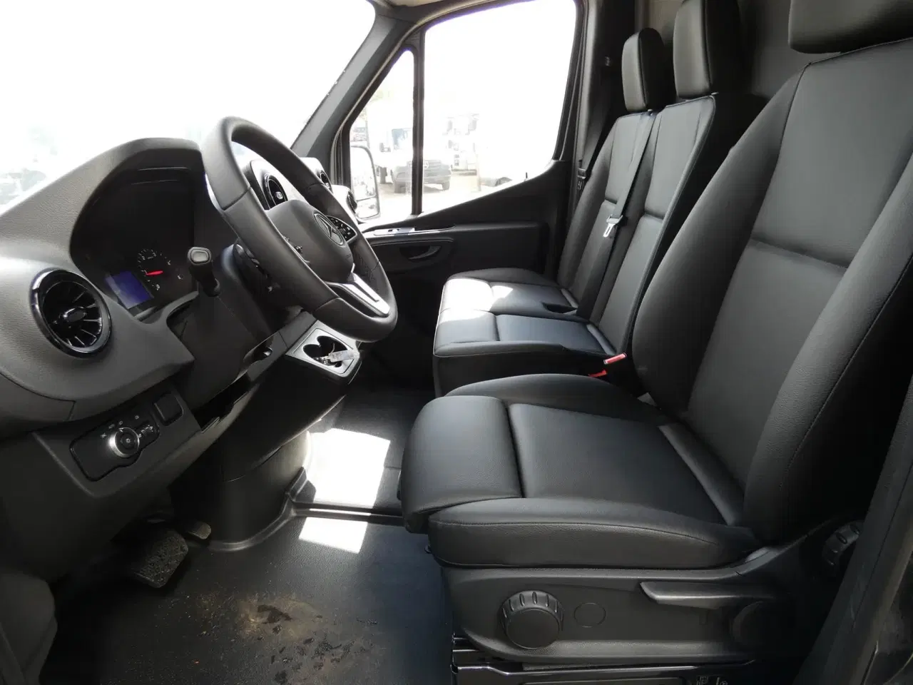 Billede 9 - Mercedes-Benz Sprinter 317 2,0 CDI A2 H2 RWD 9G-Tronic 170HK Van Aut.