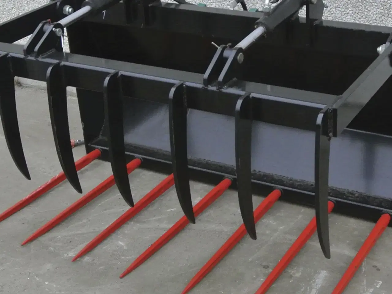 Billede 1 - - - - Siloklo Bredde 1,2m-1,6m Volumen 0,41m3-0,57m3 Siloklo med 2 cylindere