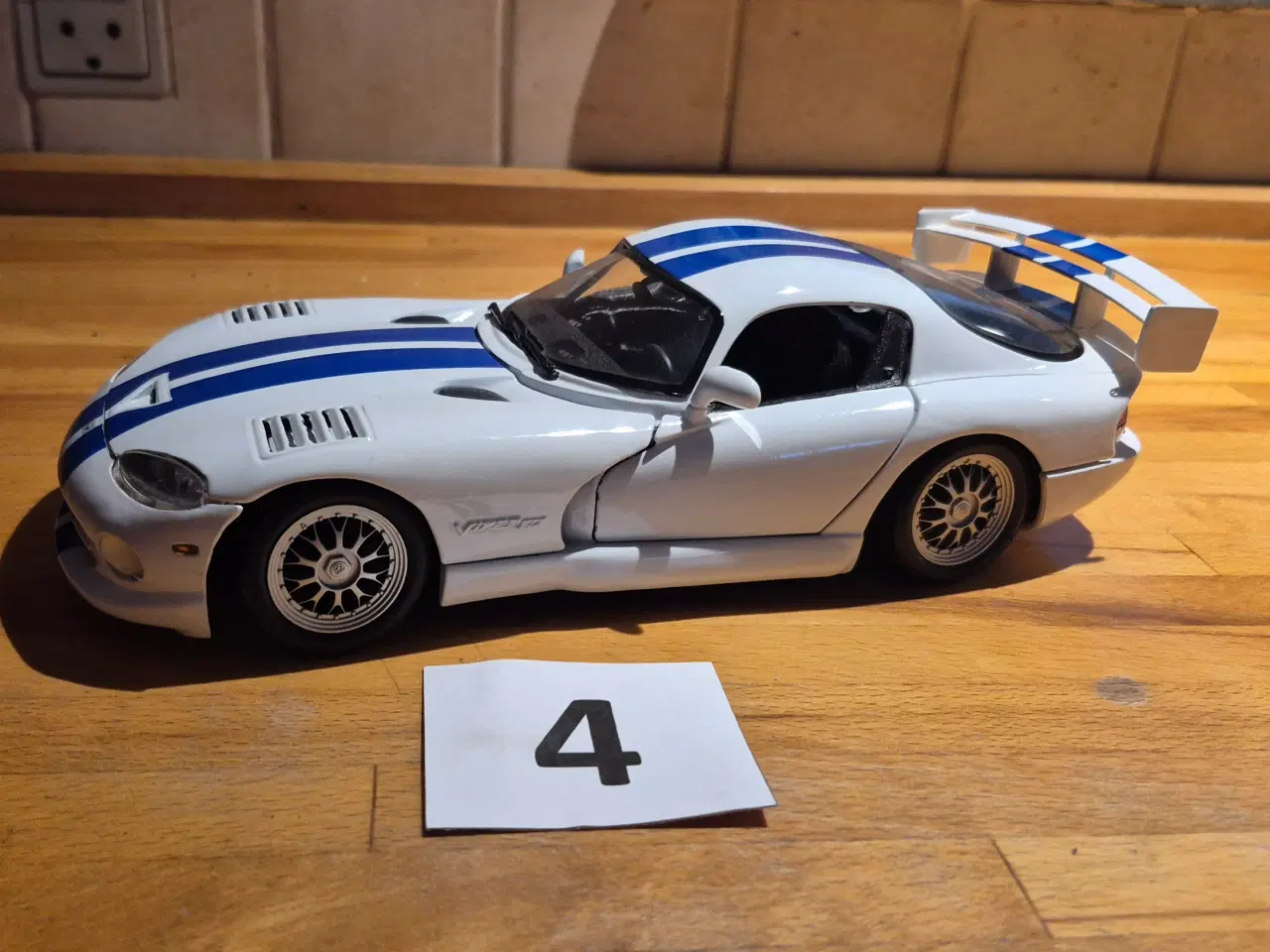 Billede 4 - Modelbiler bl. a. Blå Bugatti 1:18